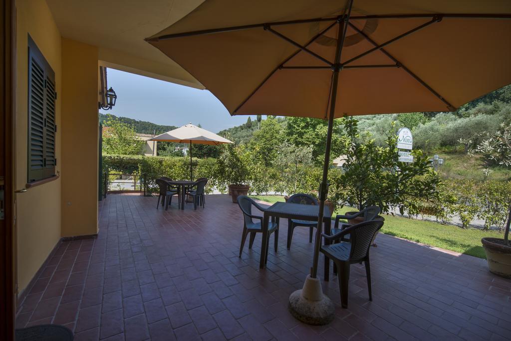 Hotel Cecco Di Nara à Massarosa Extérieur photo
